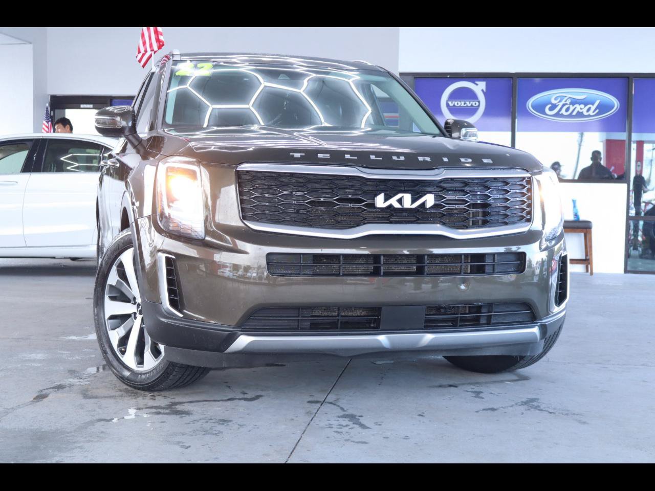 Used 2022 Kia Telluride S FWD image 1