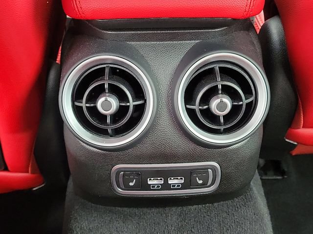 Used 2023 Alfa Romeo Giulia Veloce RWD image 12