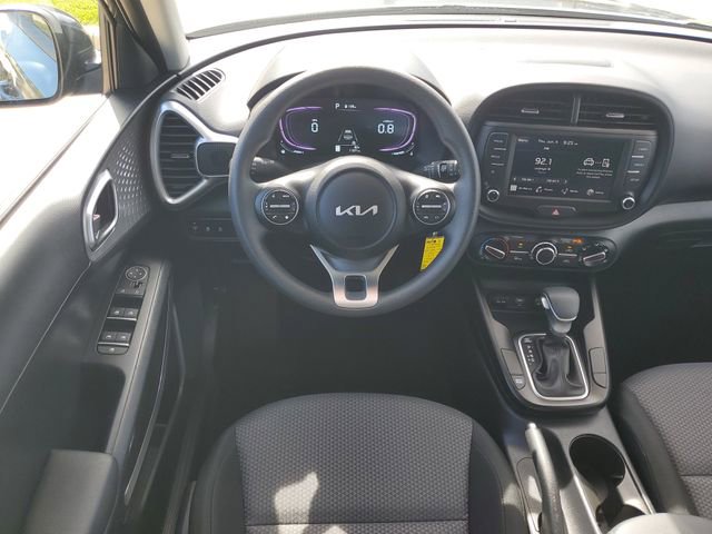 Used 2025 Kia Soul LX FWD image 31