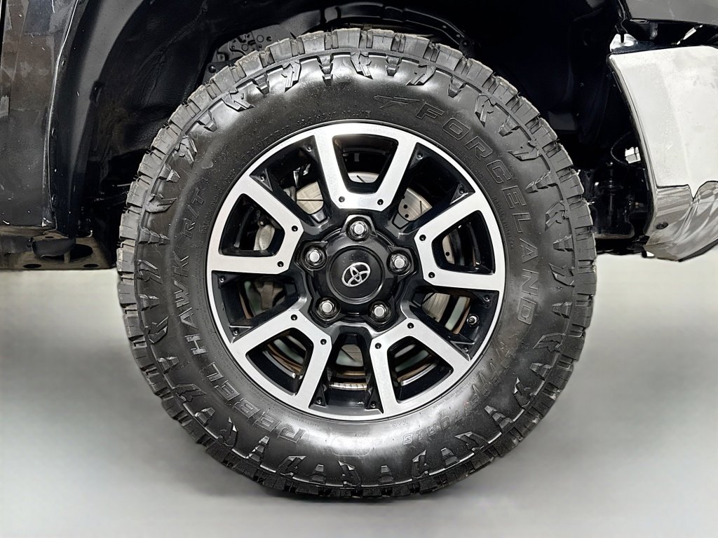Used 2018 Toyota Tundra SR5 w/ TRD Off Road Package image 10