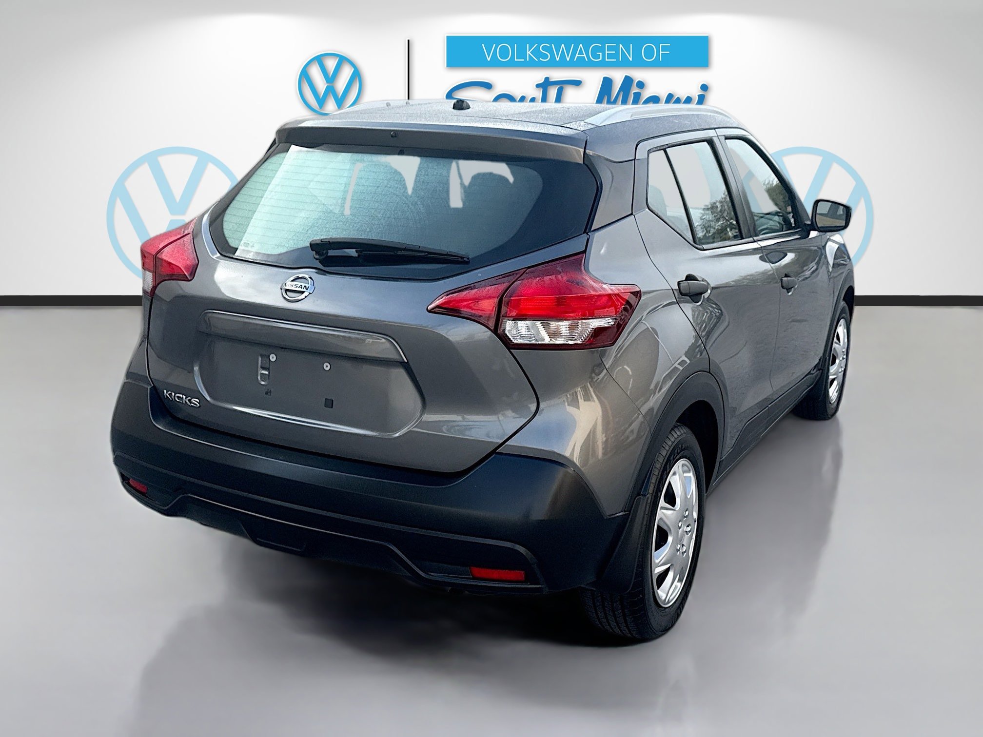 Used 2019 Nissan Kicks S image 7