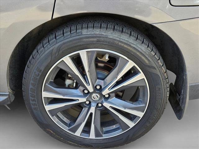 Used 2018 Nissan Pathfinder Platinum image 24