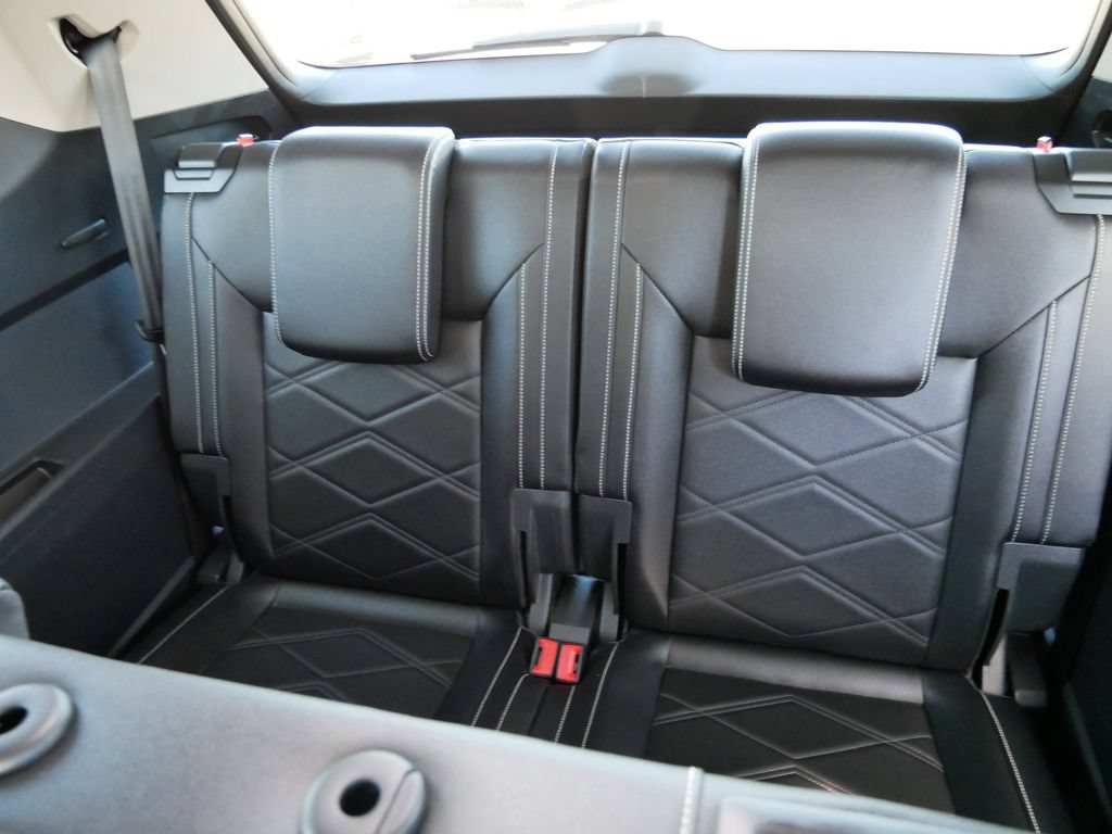 Used 2025 Volkswagen Atlas SE AWD/4WD image 20