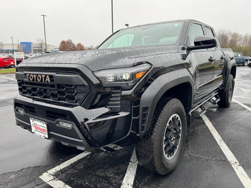 Used 2025 Toyota Tacoma TRD Off-Road image 8