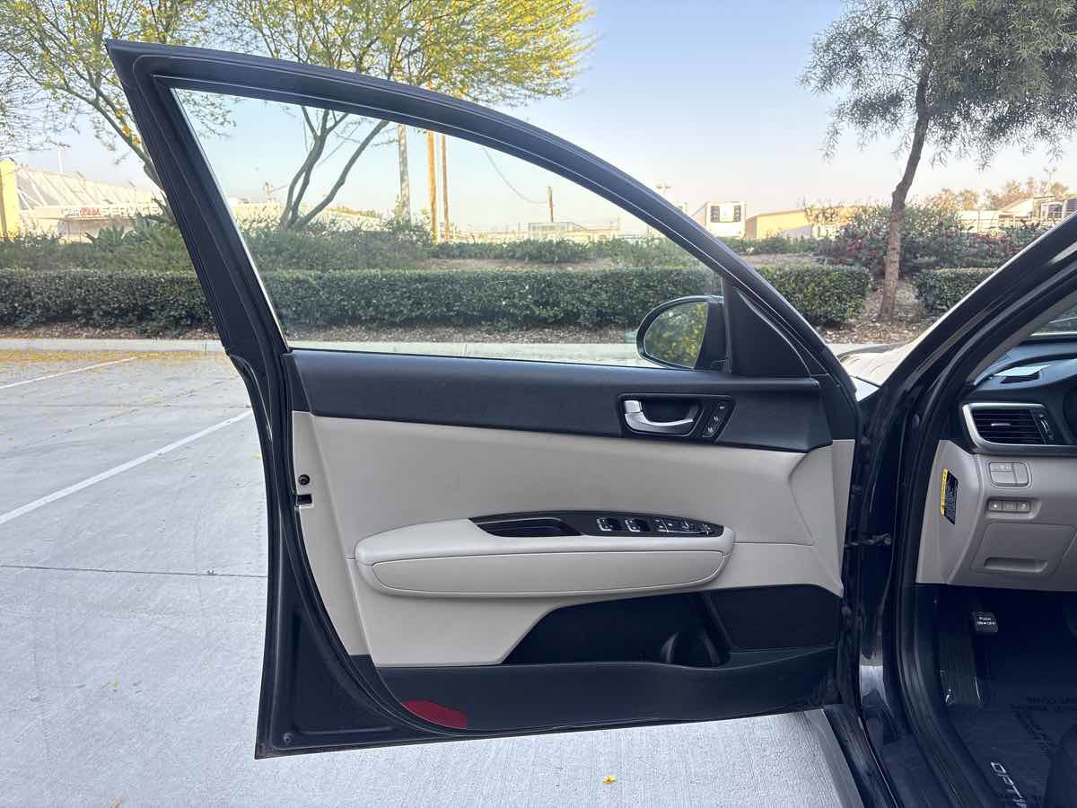 Used 2016 Kia Optima EX image 21