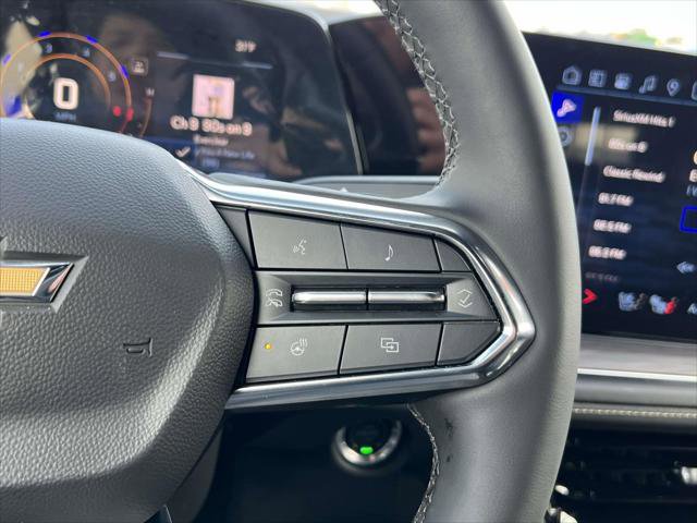 Used 2025 Chevrolet Suburban Premier image 22