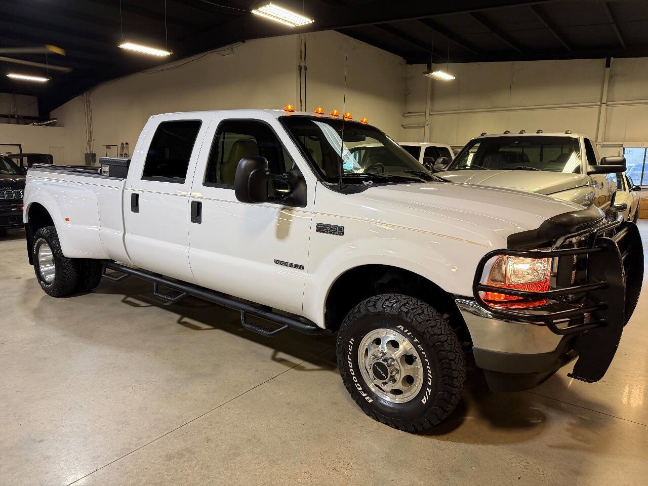 Used 2002 Ford F350 Lariat image 1