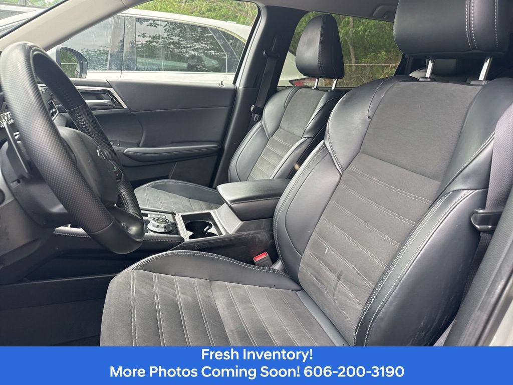 Used 2024 Mitsubishi Outlander SE AWD/4WD image 13