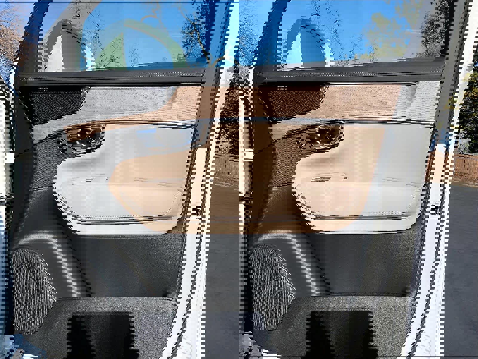 New 2026 Volvo XC90 T8 Plus w/ Protection Package Premier image 31