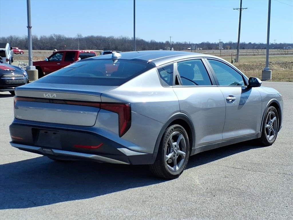 Used 2025 Kia K4 LXS image 3