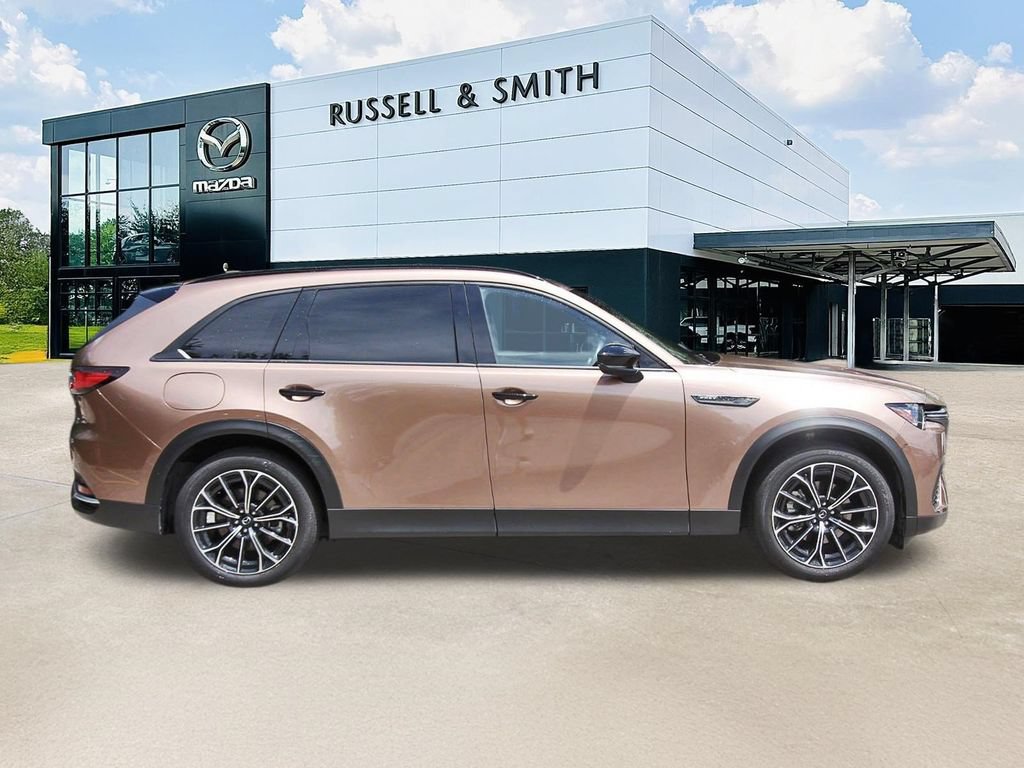 Certified 2025 MAZDA CX-70 Plug-In Hybrid w/ Premium Plus AWD/4WD image 3