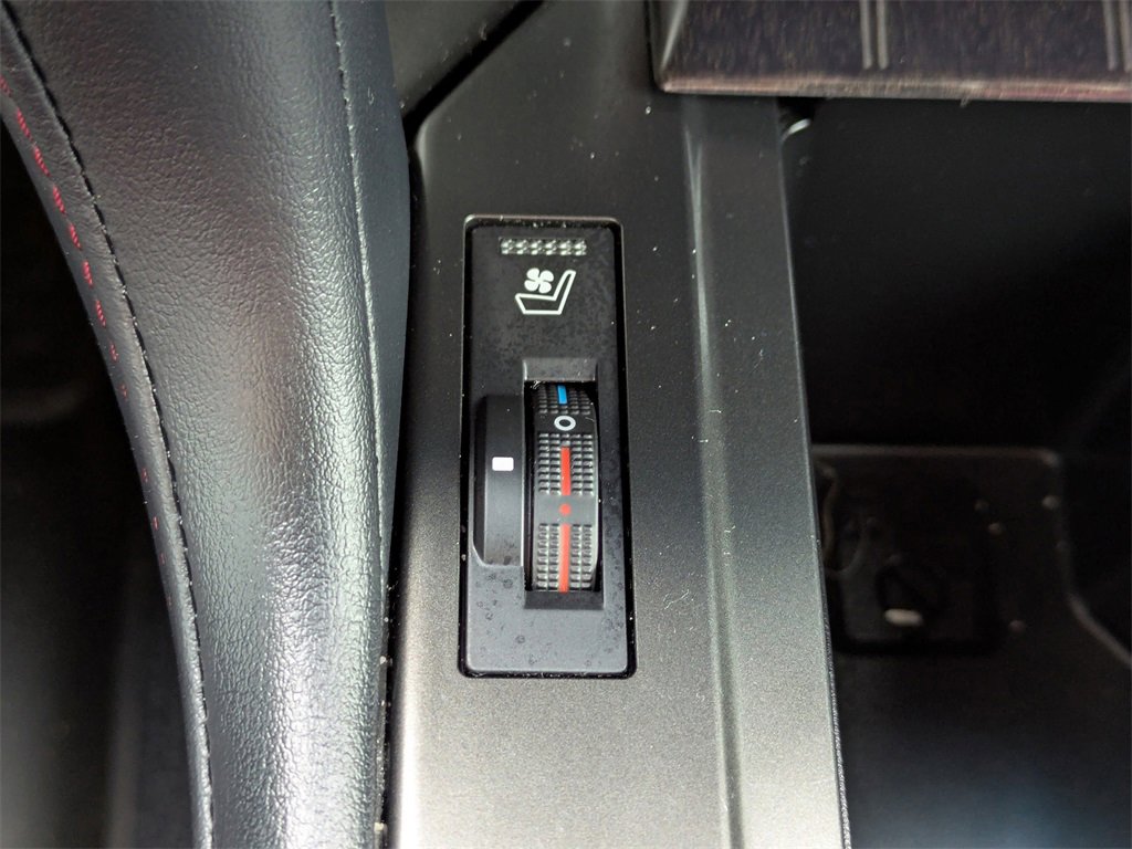 Used 2023 Lexus GX 460 Luxury w/ Accessory Package image 24