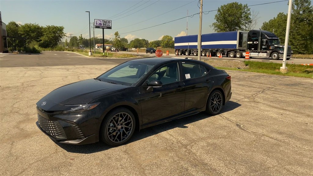 New 2025 Toyota Camry SE image 4