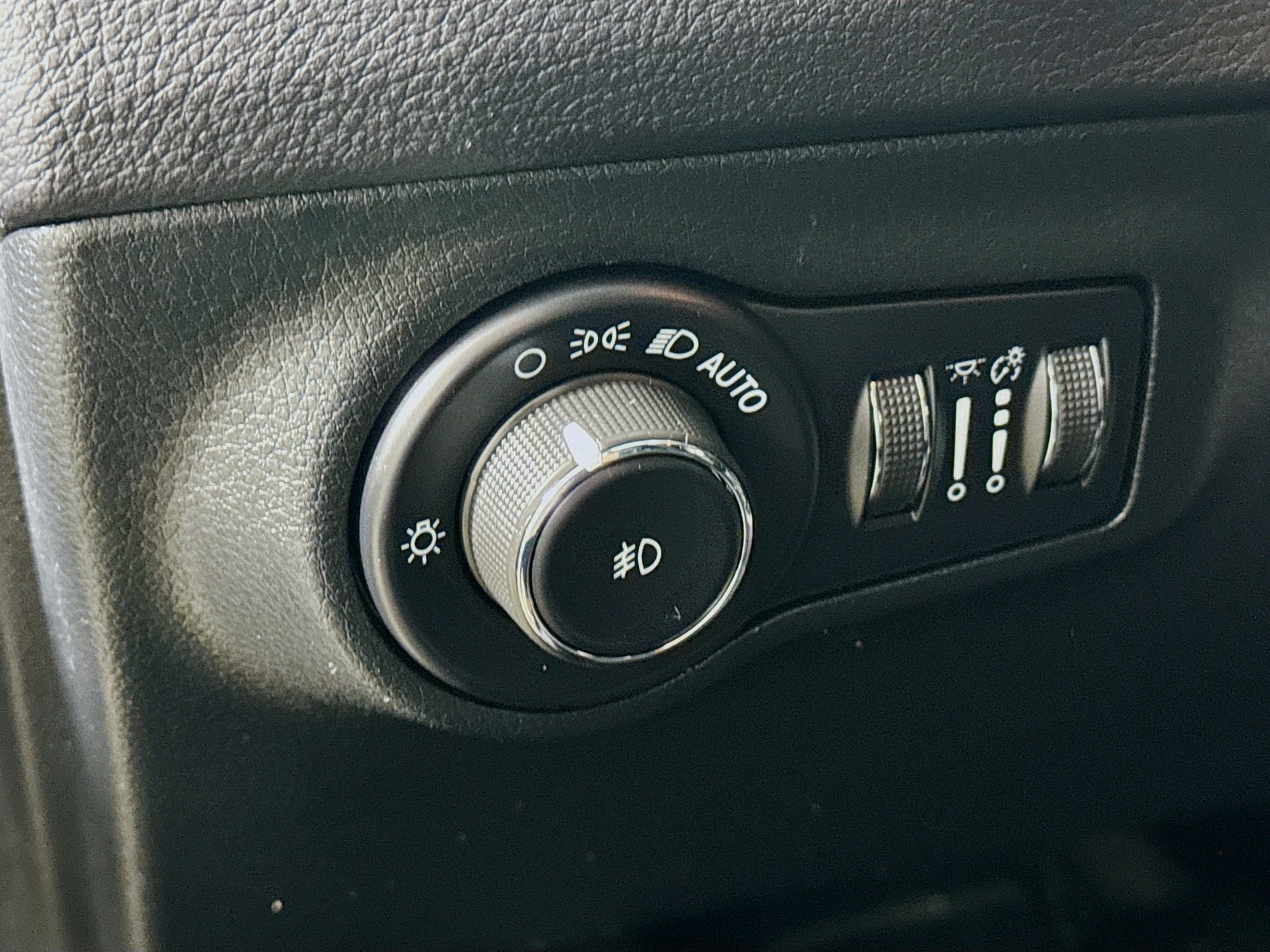 Used 2021 Jeep Compass Latitude AWD/4WD image 12