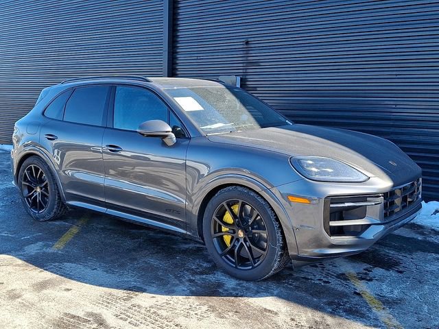 New 2026 Porsche Cayenne GTS image 9