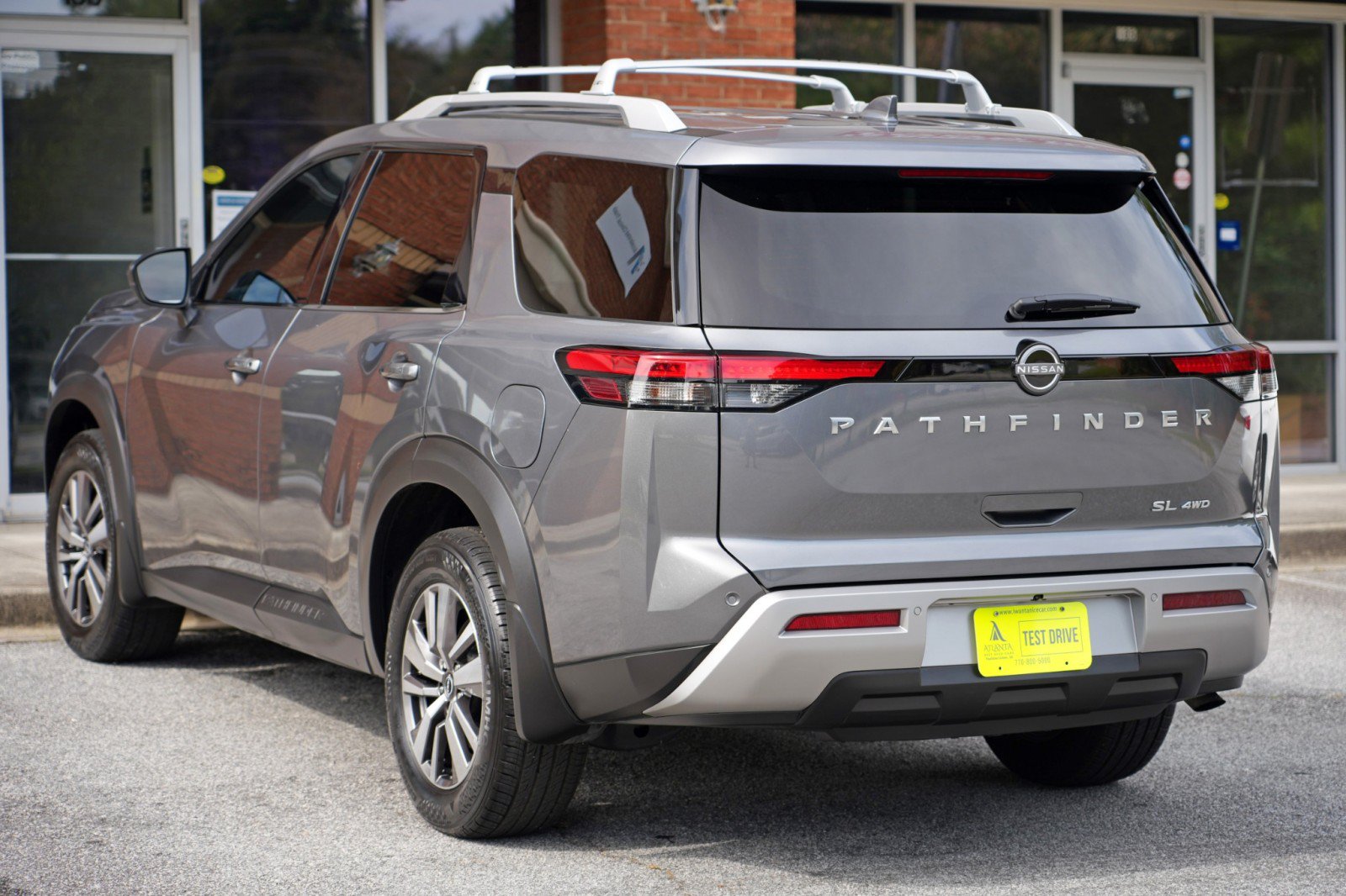 Used 2025 Nissan Pathfinder SL AWD/4WD image 47