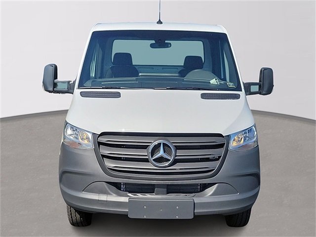 Used 2023 Mercedes-Benz Sprinter 4500 image 2