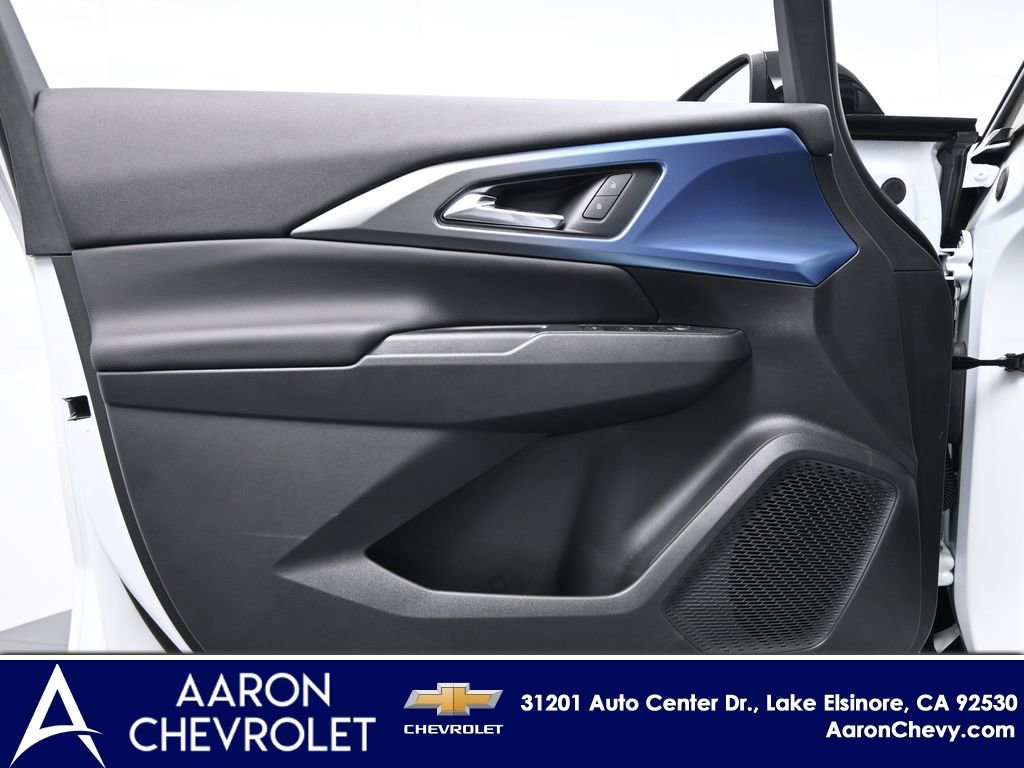 New 2026 Chevrolet Equinox EV LT w/ LPO, Blackout Package image 11