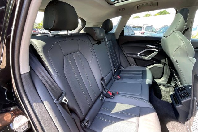 Used 2025 Audi Q5 Premium Plus w/ Premium Plus AWD/4WD image 27