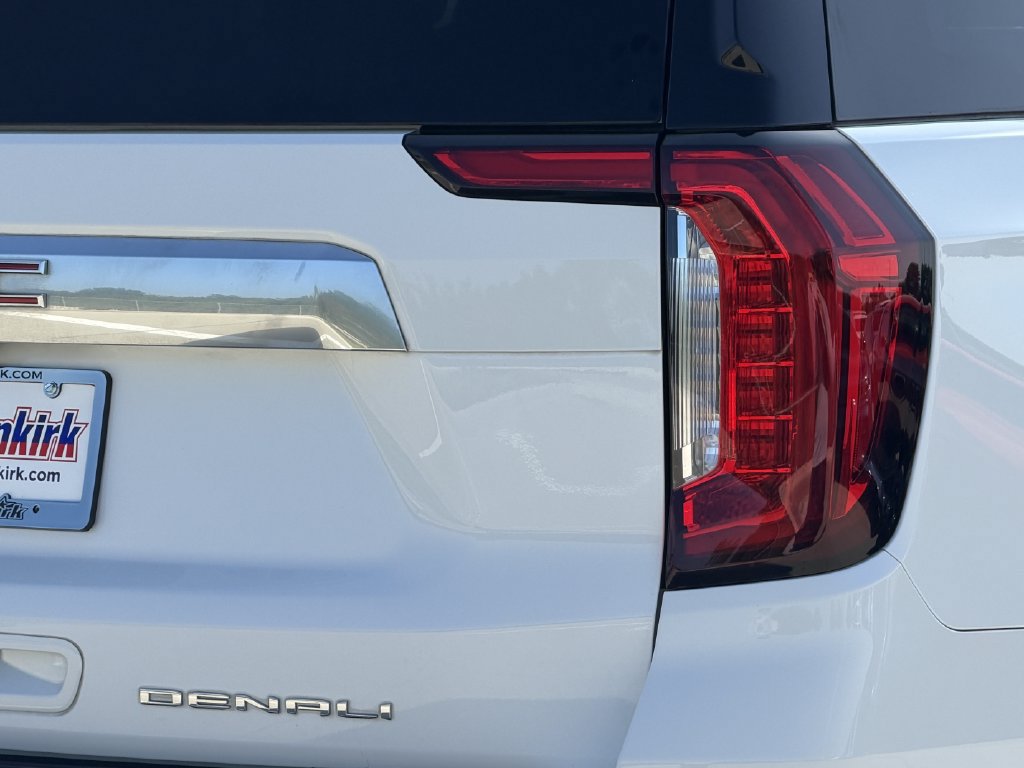 Used 2022 GMC Yukon Denali AWD/4WD image 10