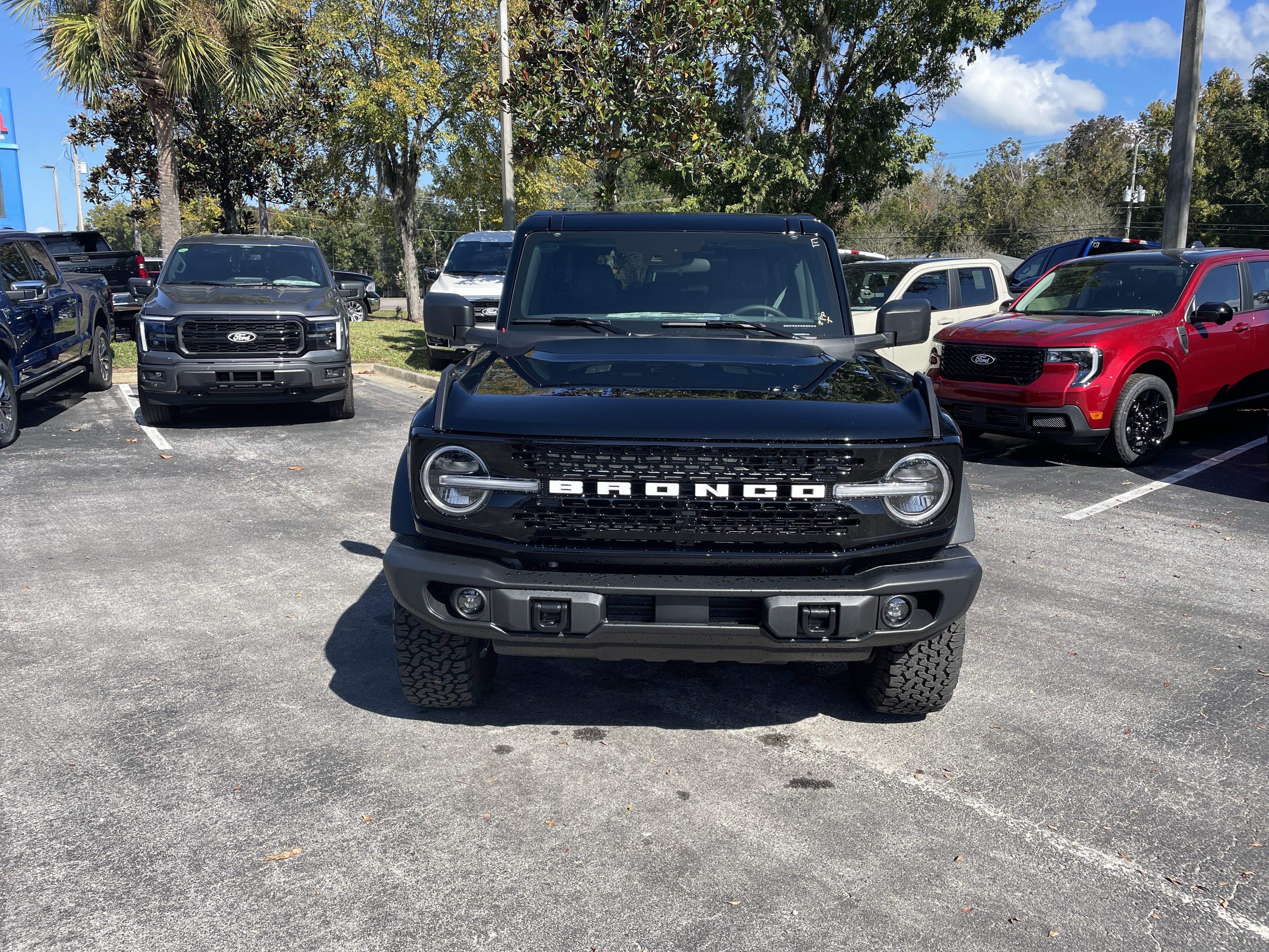 New 2025 Ford Bronco Badlands image 2