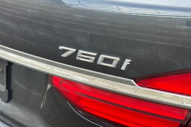 Used 2019 BMW 750i RWD image 7