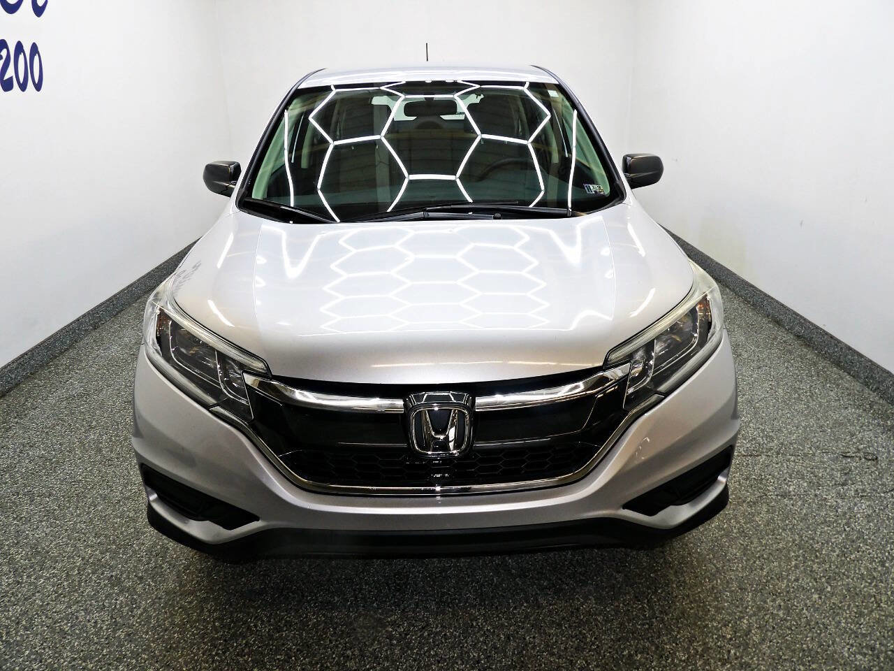 Used 2016 Honda CR-V LX image 2