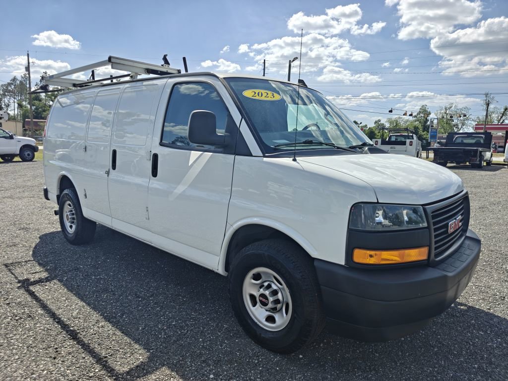 Used 2023 GMC Savana 2500 w/ Driver Convenience Package RWD image 4