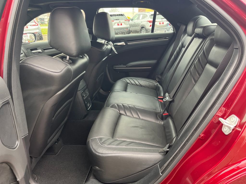 Used 2023 Chrysler 300 C image 27