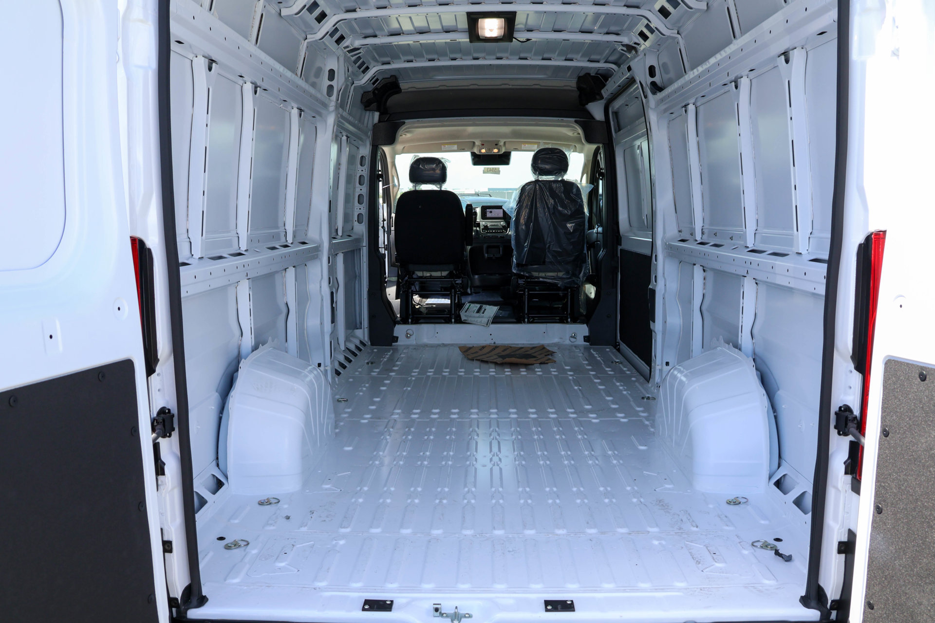 New 2026 RAM ProMaster 3500 w/ Convenience Group FWD image 12