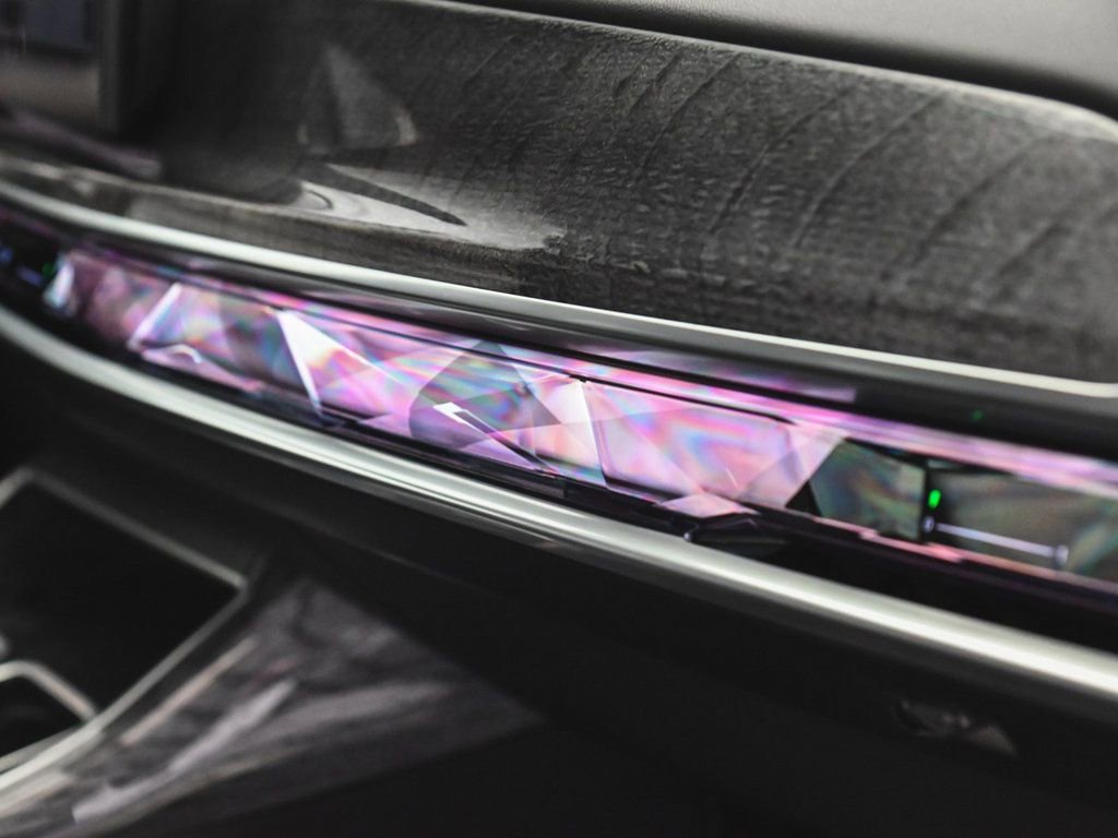 Used 2023 BMW i7 xDrive60 w/ Executive Package 2 image 42