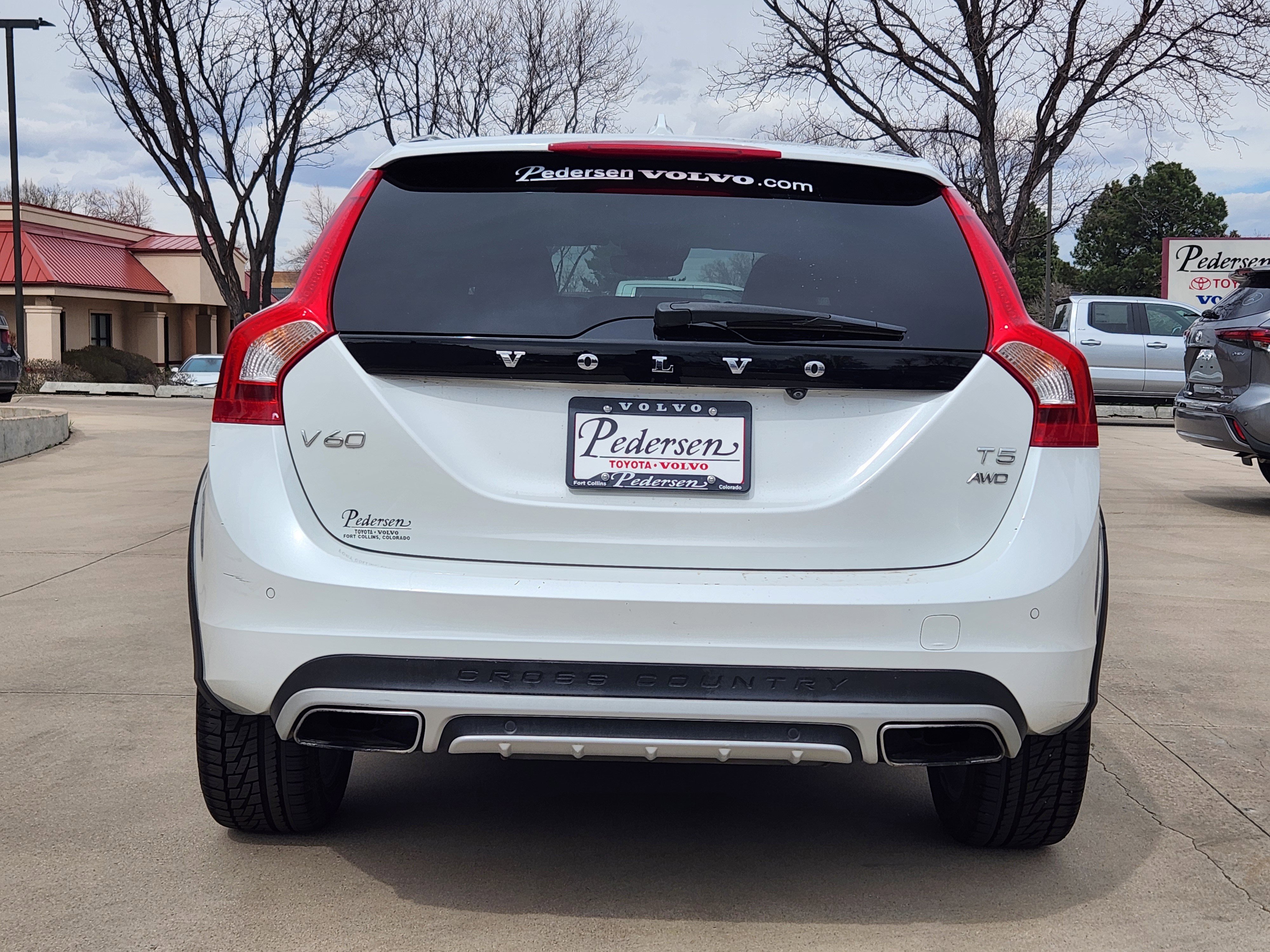 Used 2018 Volvo V60 T5 Cross Country w/ Convenience Package image 5