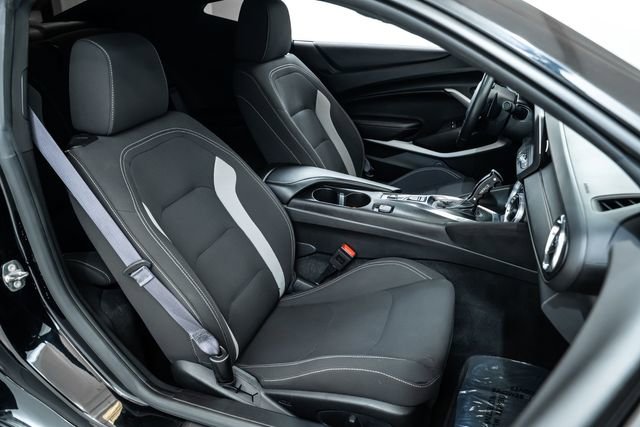 Used 2016 Chevrolet Camaro SS RWD image 23