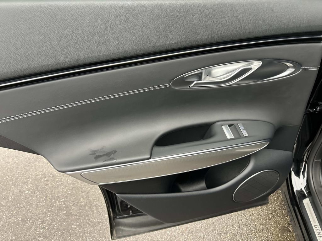 Used 2024 Genesis GV70 2.5T w/ Select Package image 23