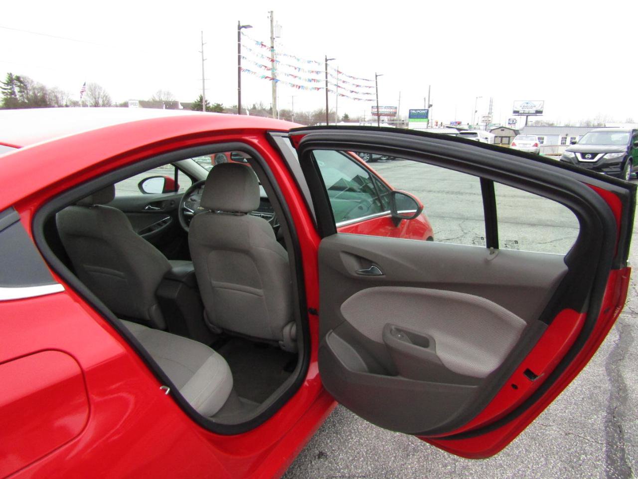 Used 2016 Chevrolet Cruze LT w/ Convenience Package image 23