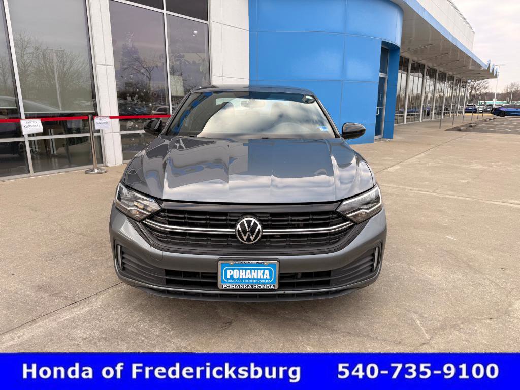 Used 2023 Volkswagen Jetta Sport image 9