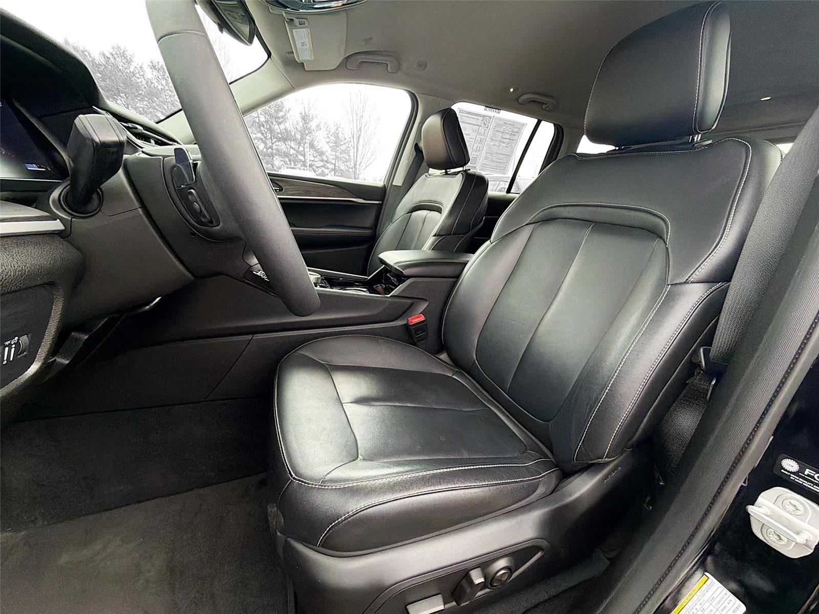 Used 2023 Jeep Grand Cherokee Limited image 11