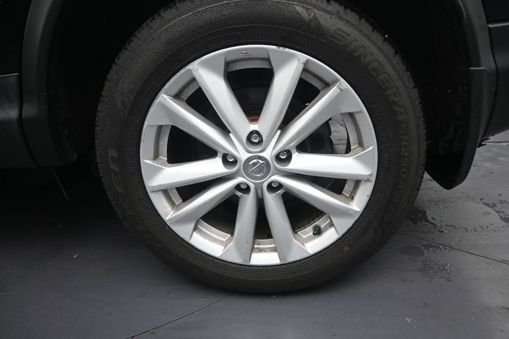 Used 2018 Nissan Rogue Sport SV w/ SV Technology Package AWD/4WD image 10