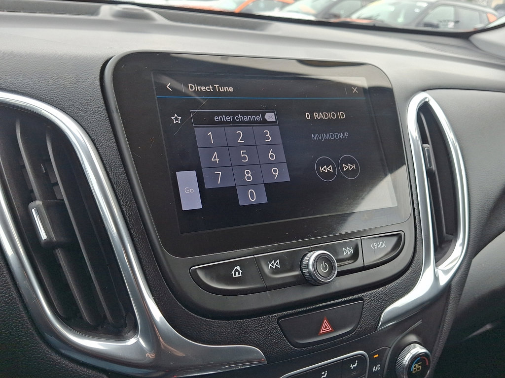 Used 2020 Chevrolet Equinox LT image 28