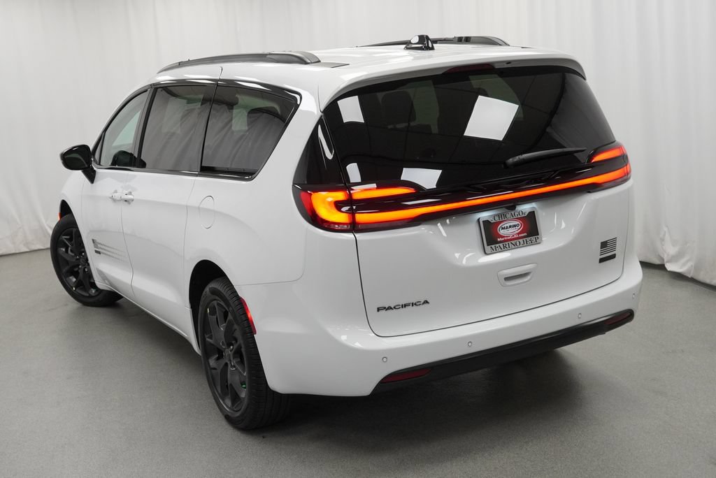 New 2027 Chrysler Pacifica Select AWD/4WD image 12