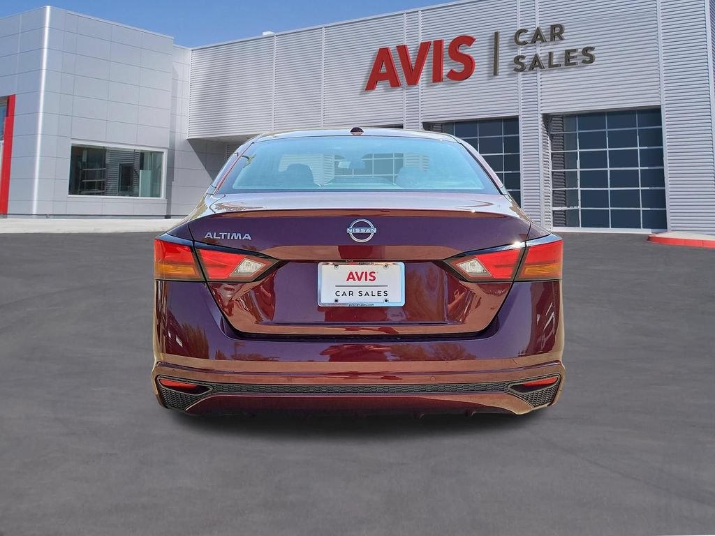 Used 2025 Nissan Altima 2.5 SV FWD image 7