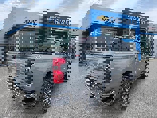 Used 2023 Chevrolet Silverado 1500 LT image 2