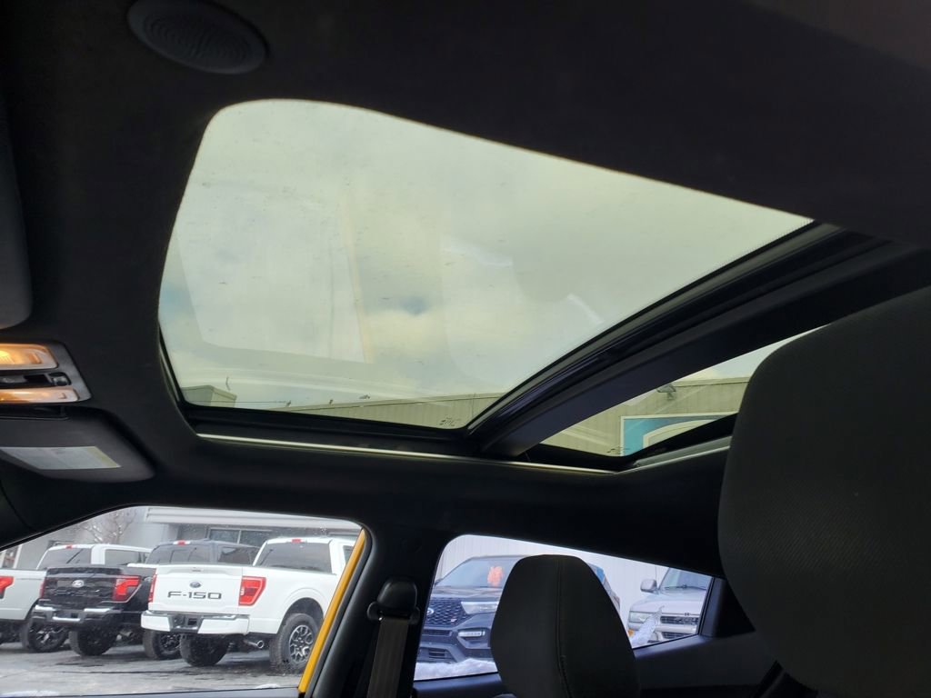 Used 2017 Hyundai Veloster Value Edition image 12