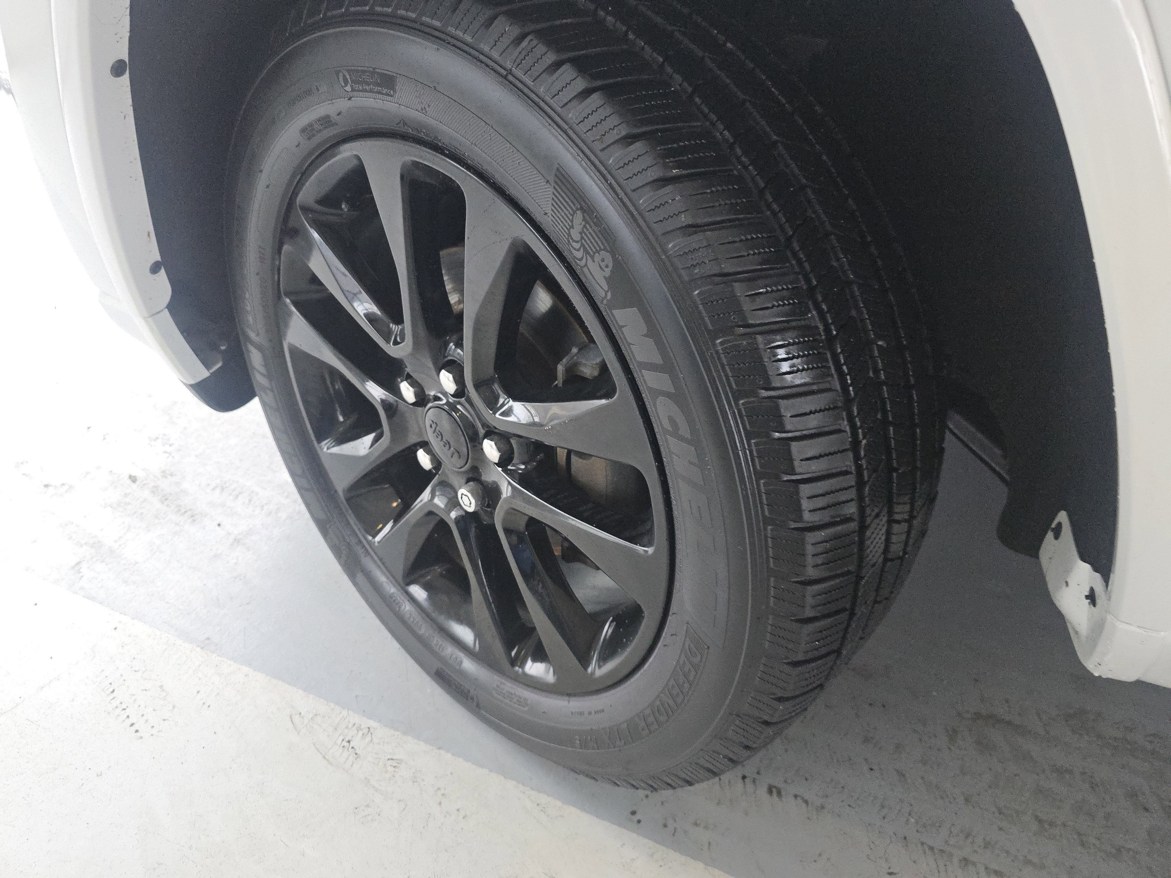 Used 2017 Jeep Grand Cherokee Altitude image 10