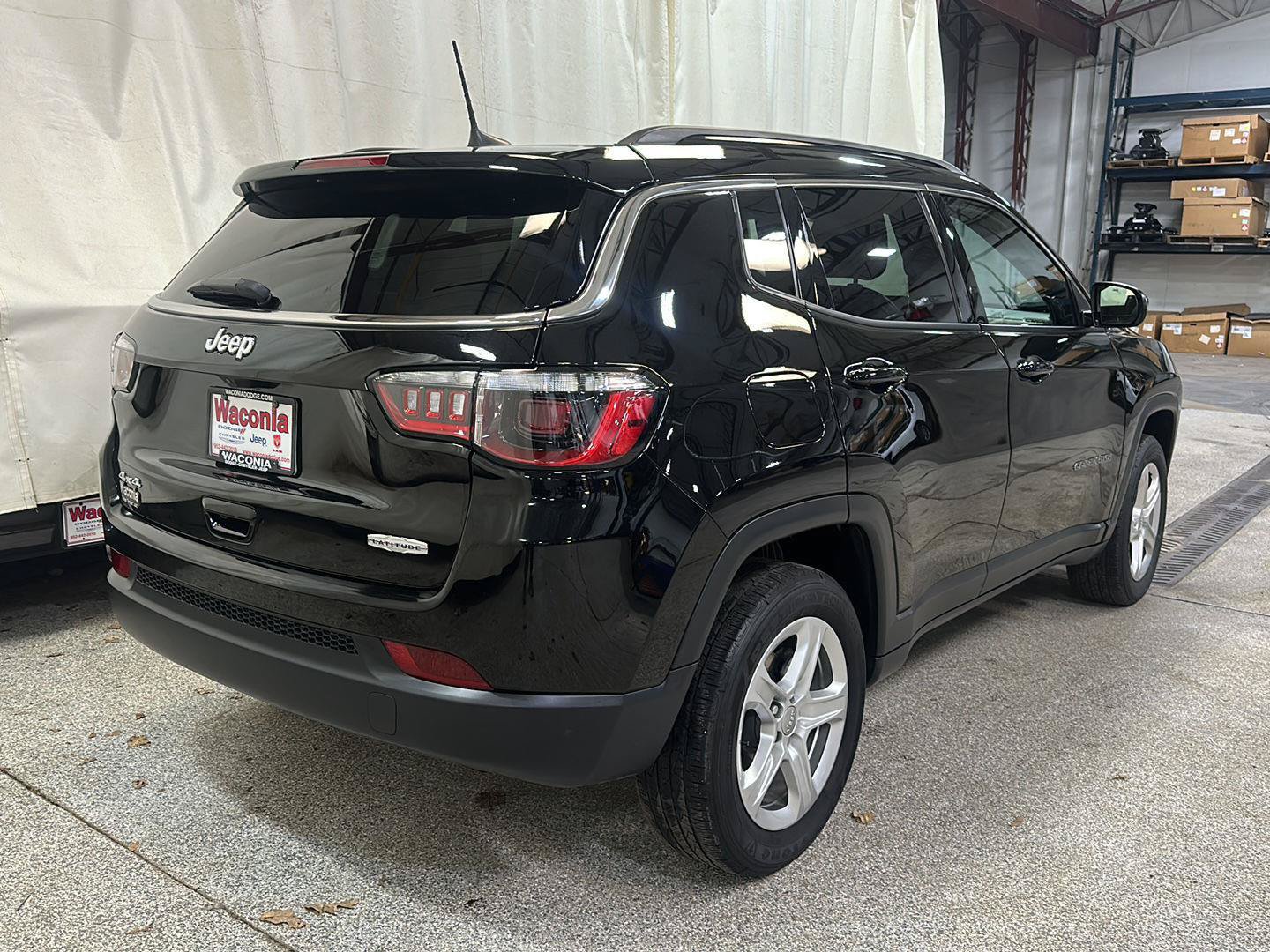 Used 2023 Jeep Compass Latitude w/ Convenience Group AWD/4WD image 5
