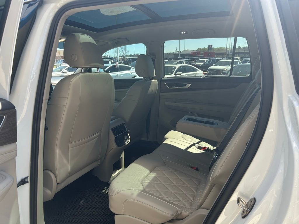 Used 2024 Volkswagen Atlas SEL Premium R-Line image 8