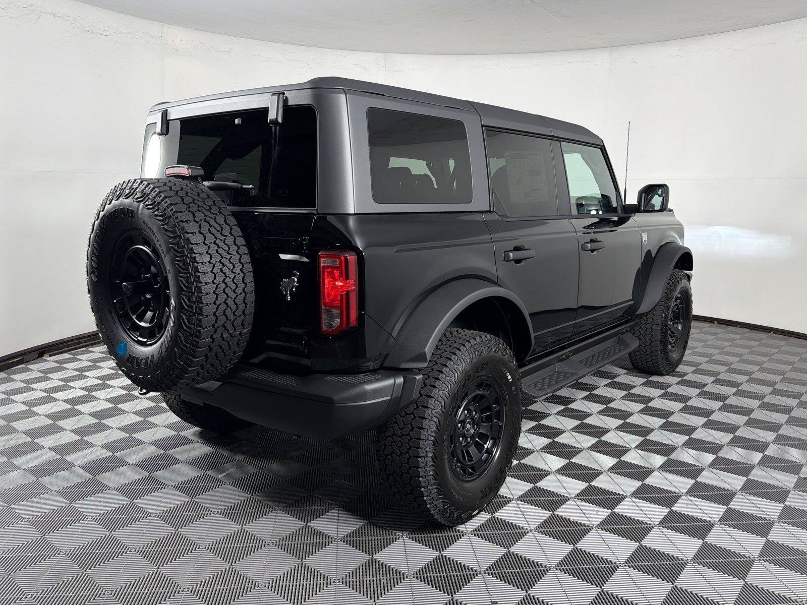 New 2026 Ford Bronco Big Bend w/ Black Diamond Package AWD/4WD image 8