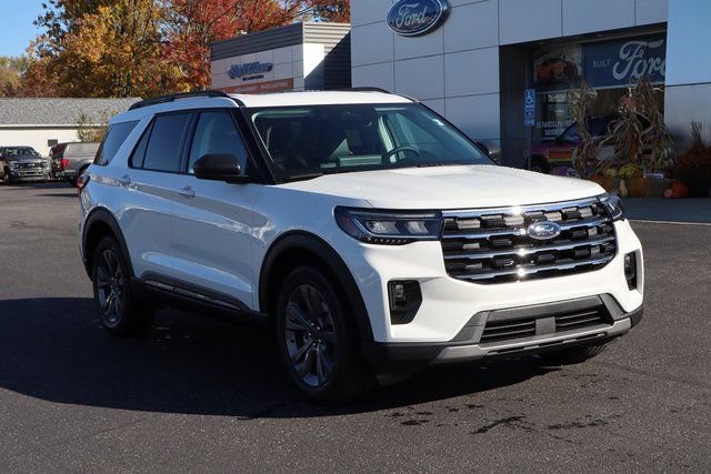 New 2026 Ford Explorer Active w/ Active Comfort Package AWD/4WD image 2