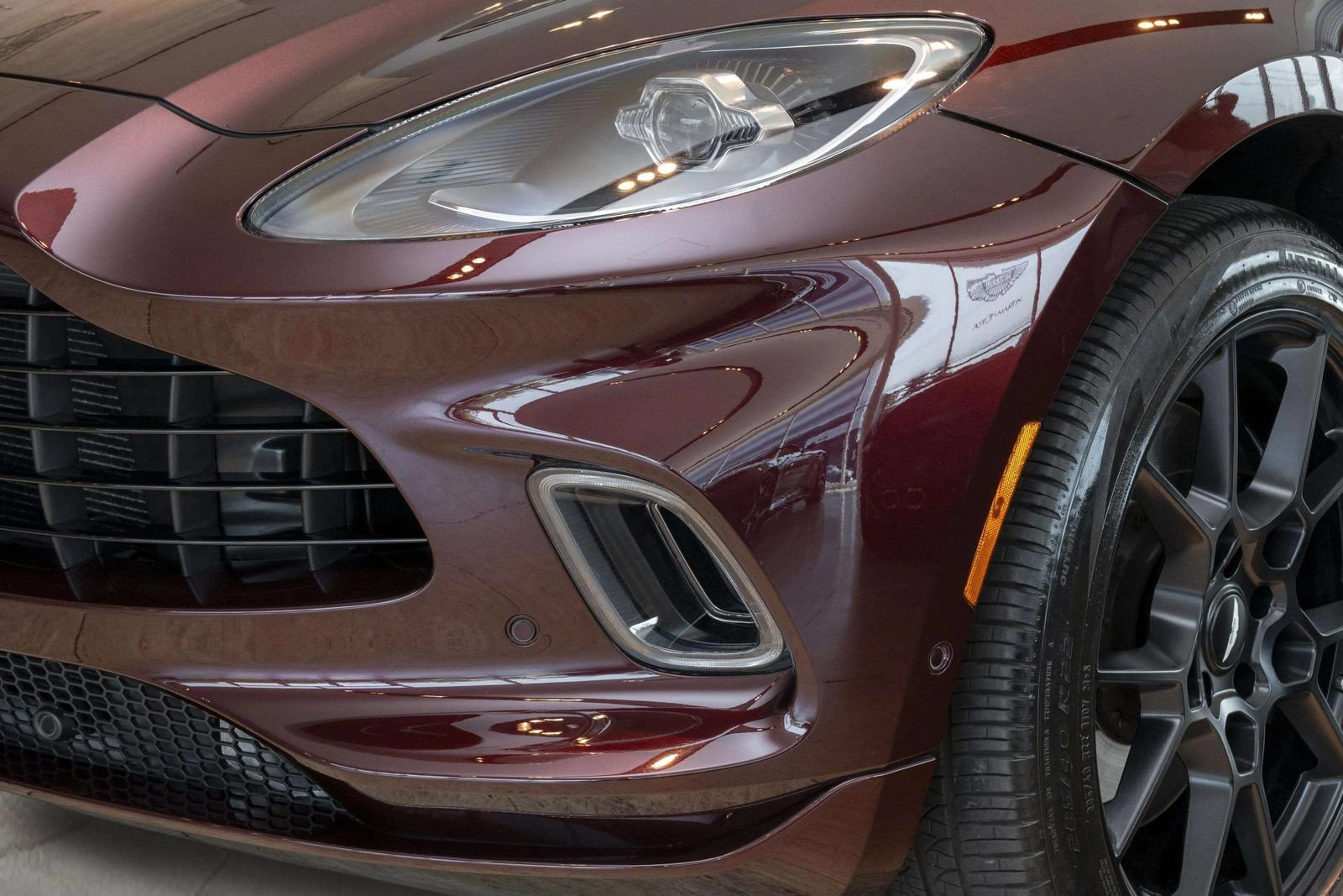 Used 2022 Aston Martin DBX AWD/4WD image 61