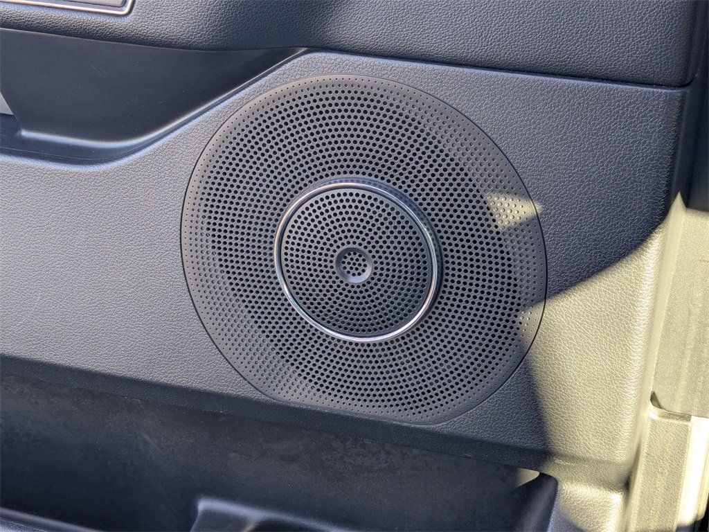 Used 2023 Ford Expedition Max XLT image 15